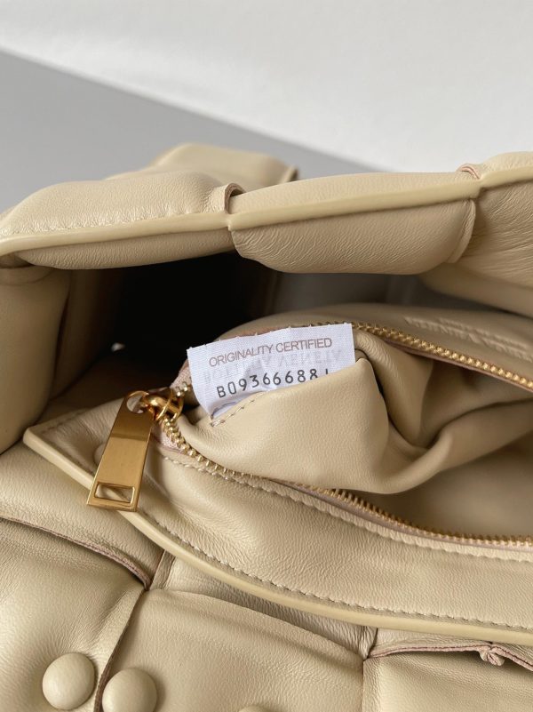 Fausse Bottega Veneta Chain Cassette en Porridge – Image 3