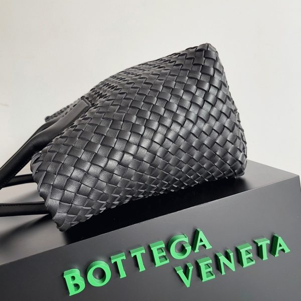 Fausse Bottega Veneta Cabat Medium en cuir d’agneau intrecciato noir – Image 4