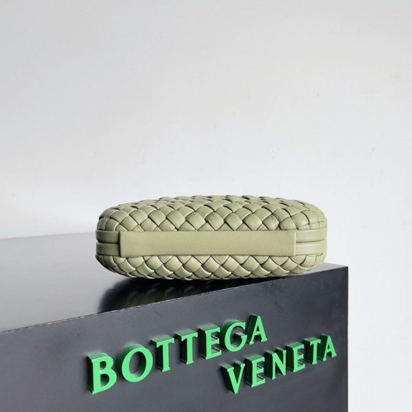 Faux minaudière Bottega Veneta Knot en Travertine – Image 3