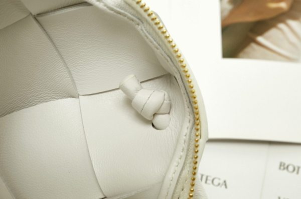 Faux mini sac Bottega Veneta Cassette Camera en Blanc – Image 3