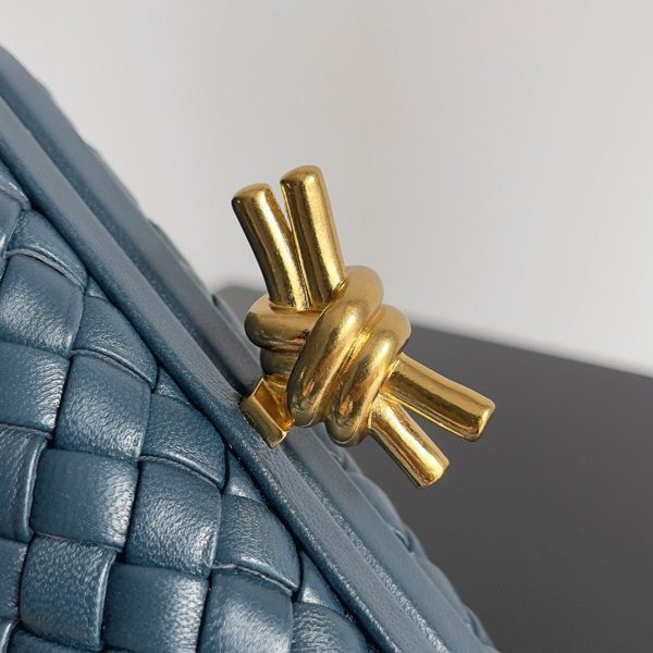 Contrefaçon minaudière Bottega Veneta Knot en Space – Image 9