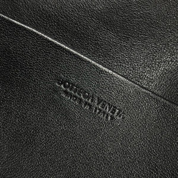 Imitation vanity case Bottega Veneta Bang Bang en Noir – Image 9
