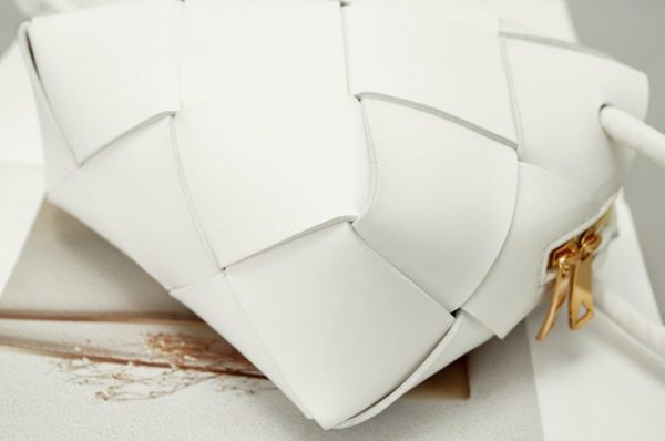 Faux mini sac Bottega Veneta Cassette Camera en Blanc – Image 2