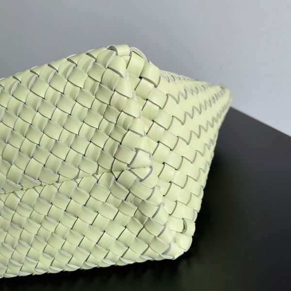 Contrefaçon du sac Bottega Veneta Cabat Medium en cuir d’agneau intrecciato citron – Image 7