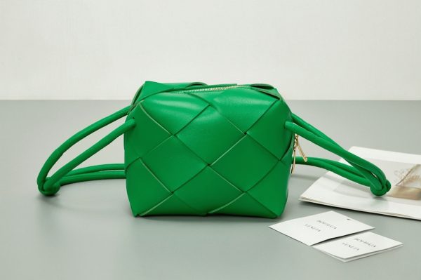 Réplique mini sac Bottega Veneta Cassette Camera en Parakeet – Image 7