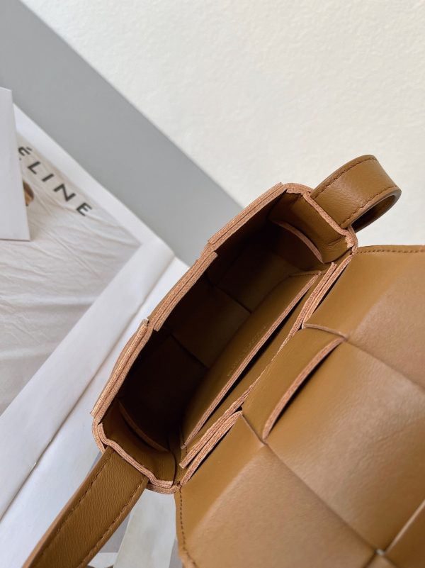 Réplique du sac Bottega Veneta Candy Cassette en Acorn – Image 6