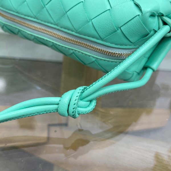 Faux Mini Sac Bottega Veneta Loop en Fontaine – Image 4