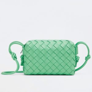 Faux Mini Sac Bottega Veneta Loop en Fontaine