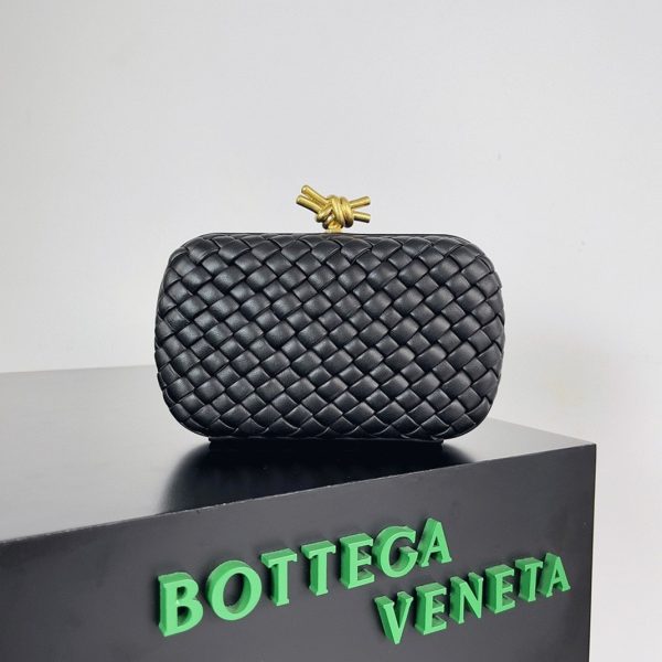 Faux minaudière Bottega Veneta Knot en Noir – Image 5
