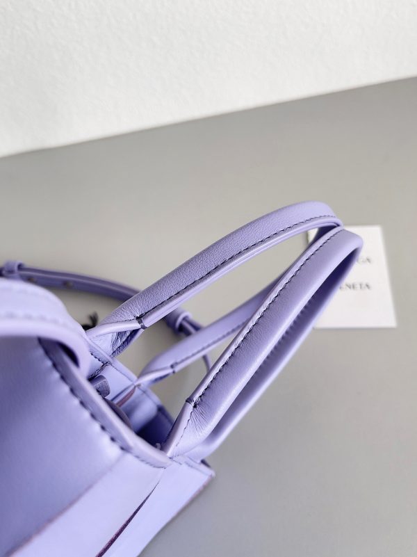 Fausse Bottega Veneta Cassette Mini Tote Bag en Lilas – Image 6