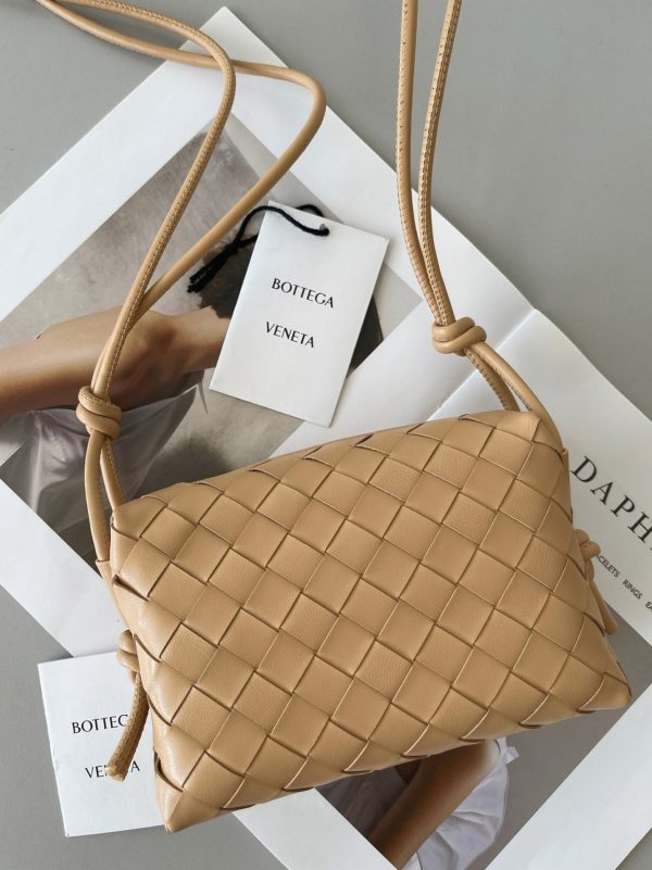 Réplique Mini Sac Bottega Veneta Loop en Amande – Image 7
