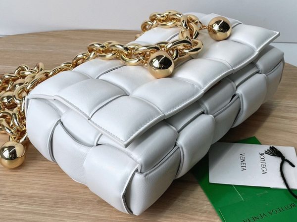 Fausse Bottega Veneta Chain Cassette en blanc – Image 8