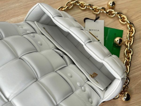 Fausse Bottega Veneta Chain Cassette en blanc – Image 7