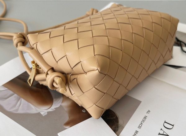 Réplique Mini Sac Bottega Veneta Loop en Amande – Image 9