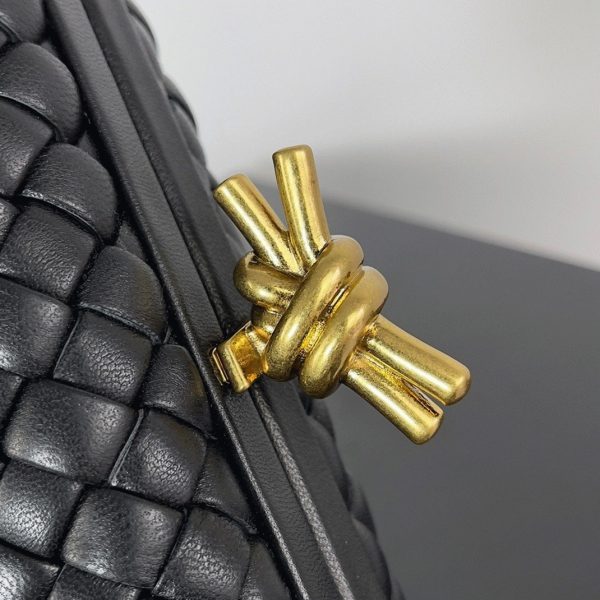 Faux minaudière Bottega Veneta Knot en Noir – Image 9