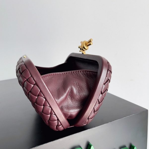 Réplique minaudière Bottega Veneta Knot en Bordeaux – Image 9