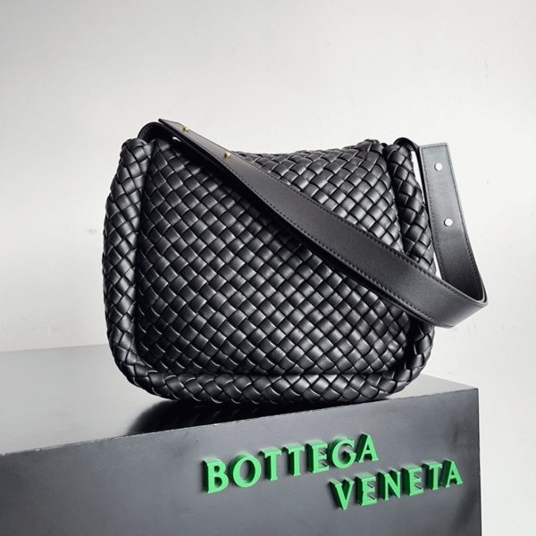 Contrefaçon Bottega Veneta Cobble Small Bag en Noir – Image 8