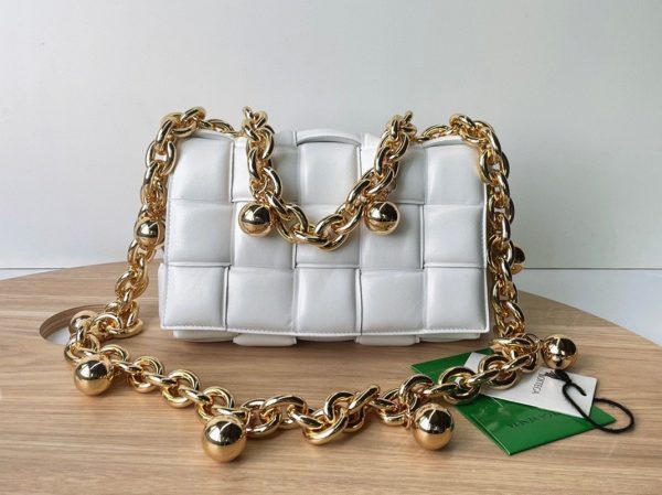 Fausse Bottega Veneta Chain Cassette en blanc – Image 9
