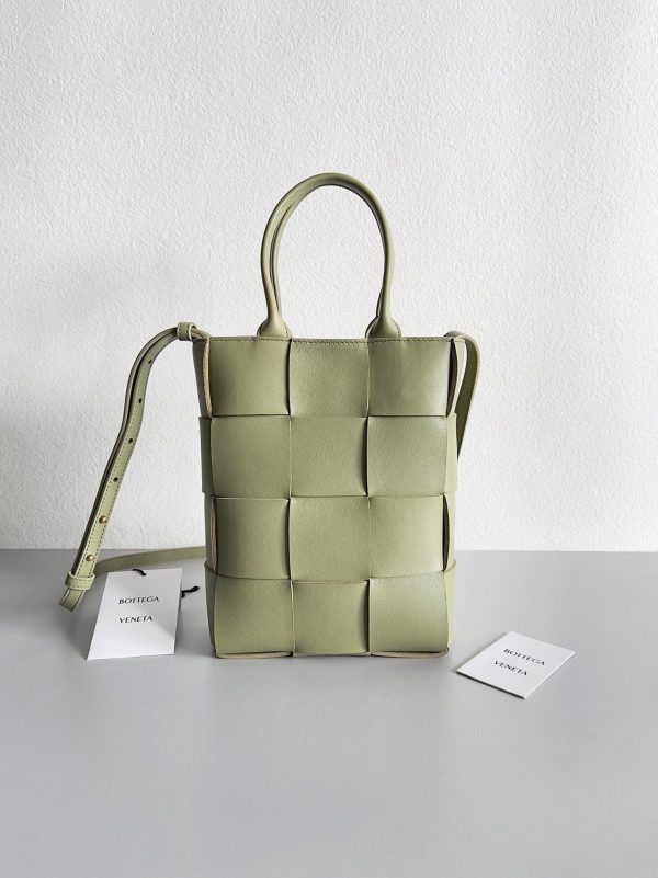 Contrefaçon Bottega Veneta Cassette Mini Tote Bag en Travertin – Image 3