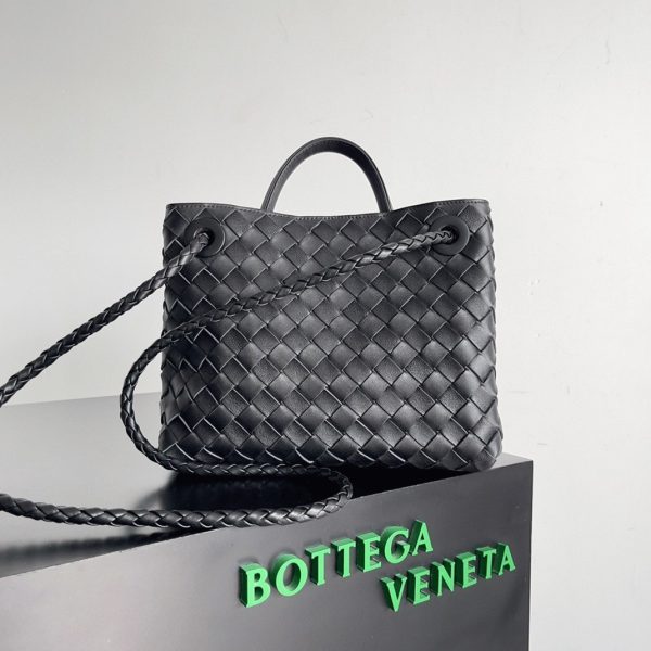 Réplique petit sac Bottega Veneta Andiamo en Noir – Image 7