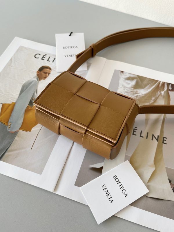 Réplique du sac Bottega Veneta Candy Cassette en Acorn – Image 5