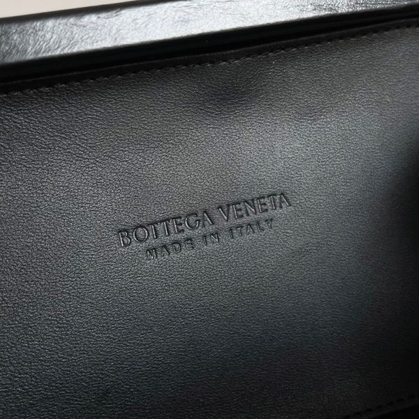 Fausse Bottega Veneta Knot Minaudiere sur Bandoulière en Cuir Intreccio Foulard Noir – Image 5