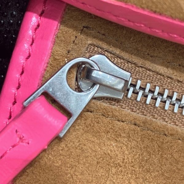 Contrefaçon précédente du sac Bottega Veneta Arco Mini en rose – Image 8