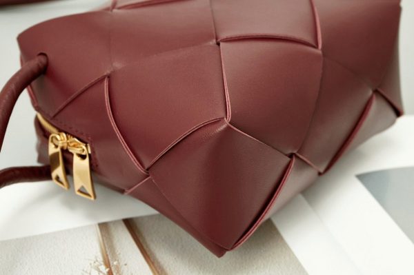 Réplique mini sac Bottega Veneta Cassette Camera en Bordeaux – Image 8