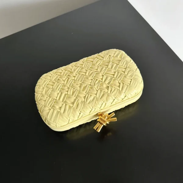 Réplique Bottega Veneta Knot Minaudiere Clutch en Foulard Glace – Image 5