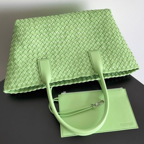Réplique du sac Bottega Veneta Cabat Medium en Pistachio – Image 6