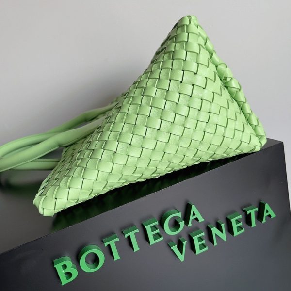 Réplique du sac Bottega Veneta Cabat Medium en Pistachio – Image 4