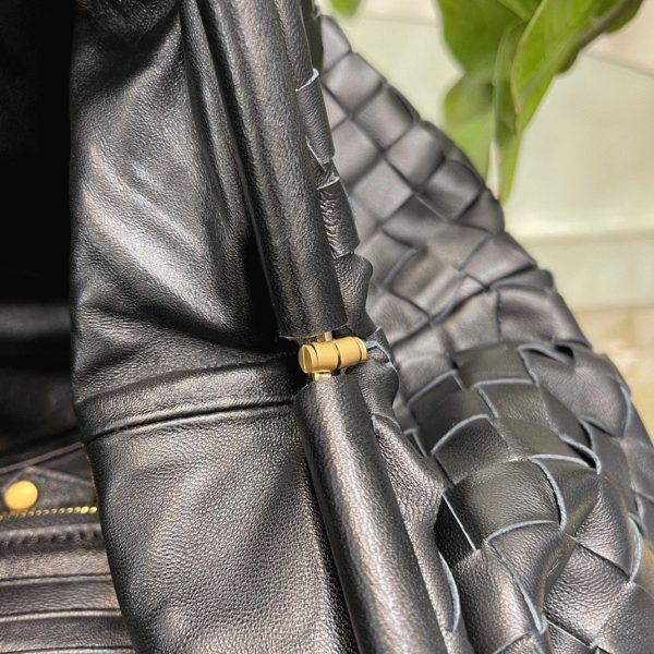 Contrefaçon grand sac Bottega Veneta Pouch Clutch en Noir – Image 8
