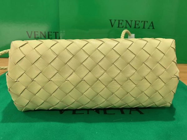 Faux petit sac Bottega Veneta Andiamo en Crème Glacée – Image 5