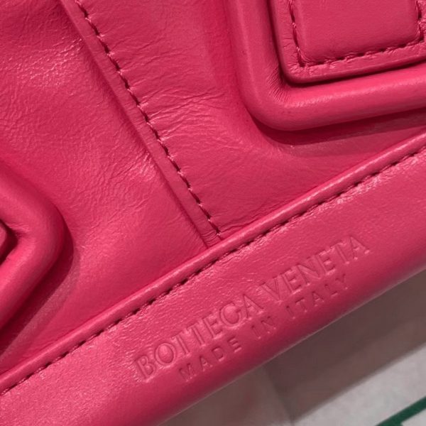 Contrefaçon précédente du sac Bottega Veneta Arco Mini en rose – Image 4