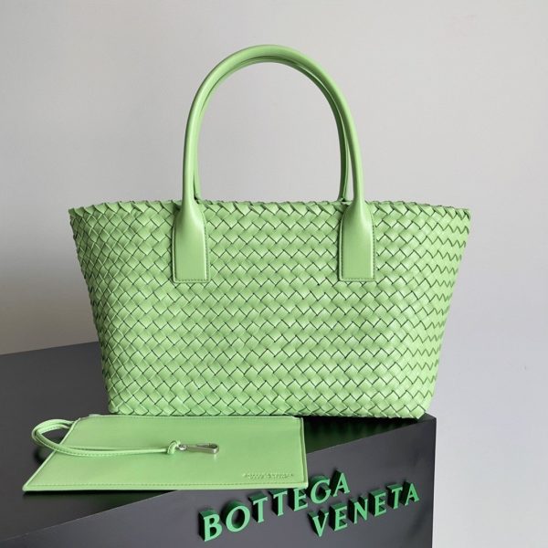 Réplique du sac Bottega Veneta Cabat Medium en Pistachio – Image 2