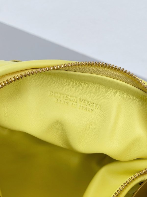 Contrefaçon Mini Sac Bottega Veneta BV Jodie en Lanterne – Image 2