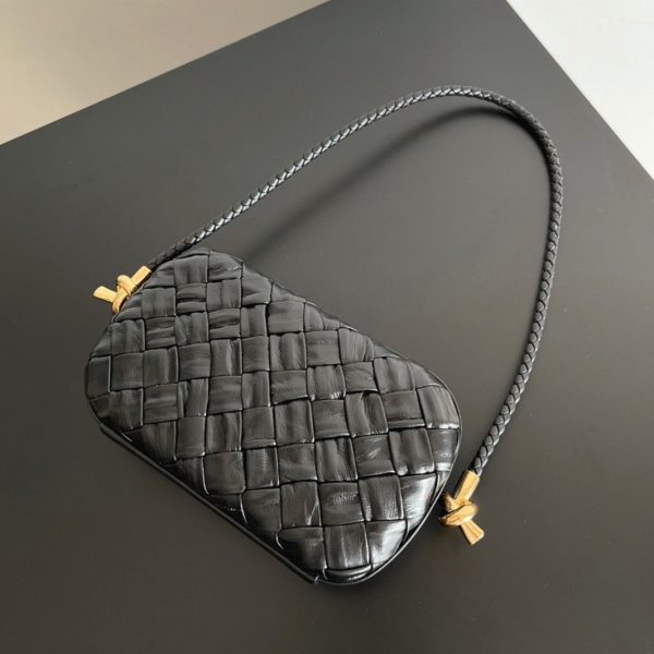Fausse Bottega Veneta Knot Minaudiere sur Bandoulière en Cuir Intreccio Foulard Noir – Image 4