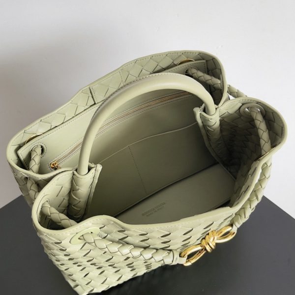 Contrefaçon sac Bottega Veneta Andiamo moyen en Travertine – Image 7