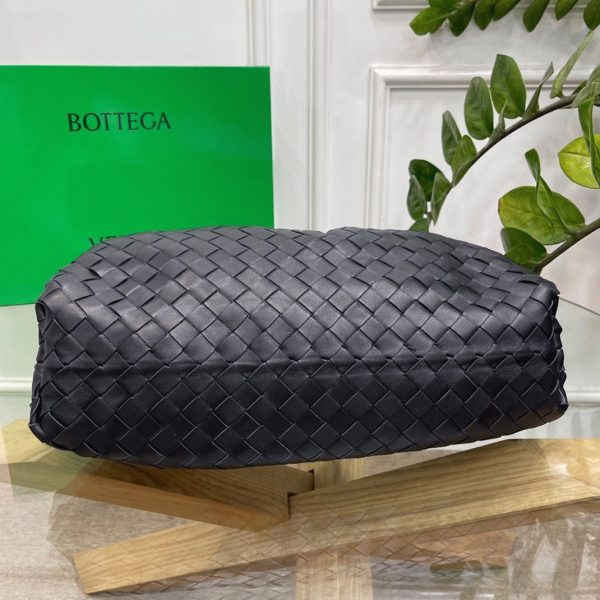Contrefaçon grand sac Bottega Veneta Pouch Clutch en Noir – Image 4