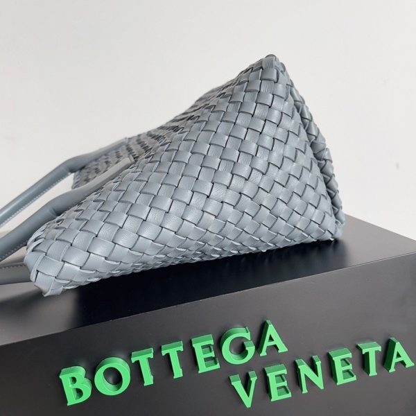 Fausse Bottega Veneta Cabat Medium en cuir d’agneau intrecciato Thunder – Image 7