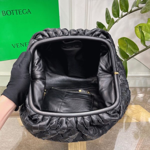 Contrefaçon grand sac Bottega Veneta Pouch Clutch en Noir – Image 3