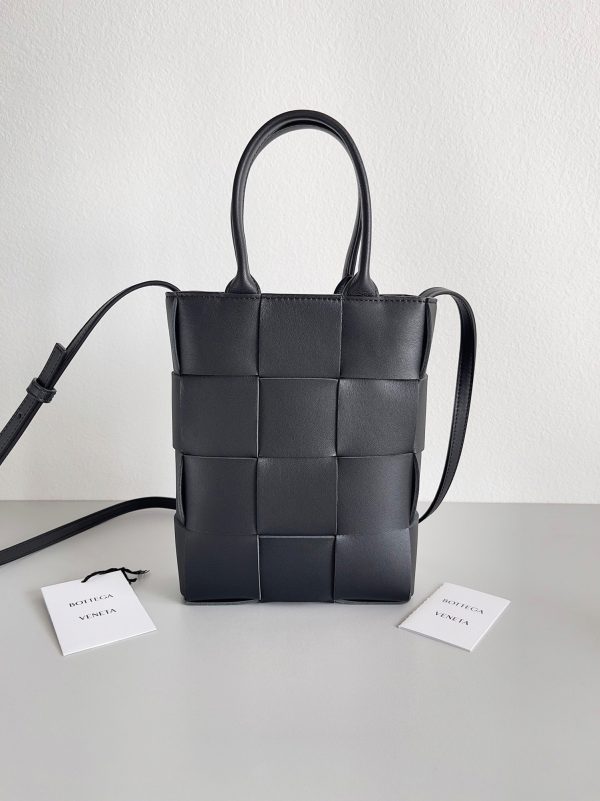 Réplique Bottega Veneta Cassette Mini Tote Bag en Noir – Image 5