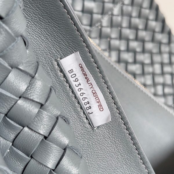 Fausse Bottega Veneta Cabat Medium en cuir d’agneau intrecciato Thunder – Image 3
