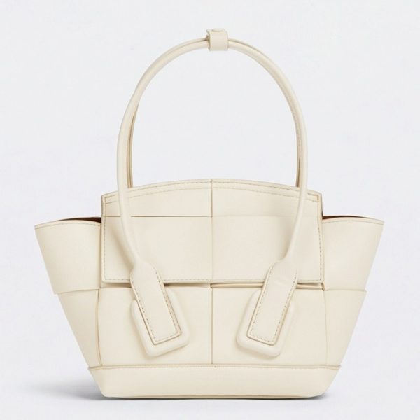 Réplique du sac Bottega Veneta Arco Mini en blanc