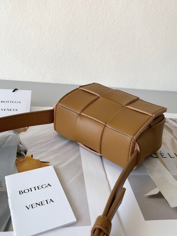 Réplique du sac Bottega Veneta Candy Cassette en Acorn – Image 3