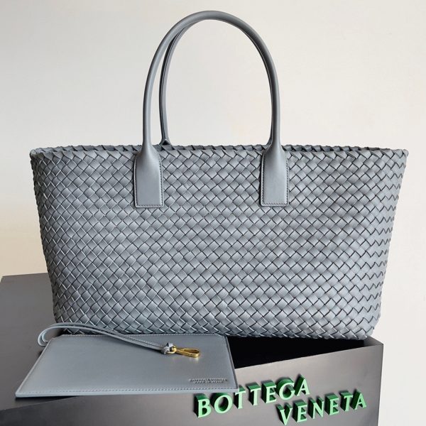 Imitation du sac Bottega Veneta Cabat Large en cuir d’agneau intrecciato Thunder – Image 8