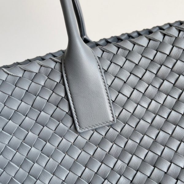 Imitation du sac Bottega Veneta Cabat Large en cuir d’agneau intrecciato Thunder – Image 5