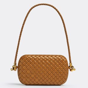 Contrefaçon Bottega Veneta Knot Minaudiere sur Bandoulière en Cuir Agneau Intreccio Camel