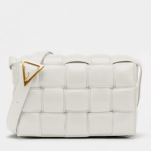 Fausse Bottega Veneta Padded Cassette en blanc