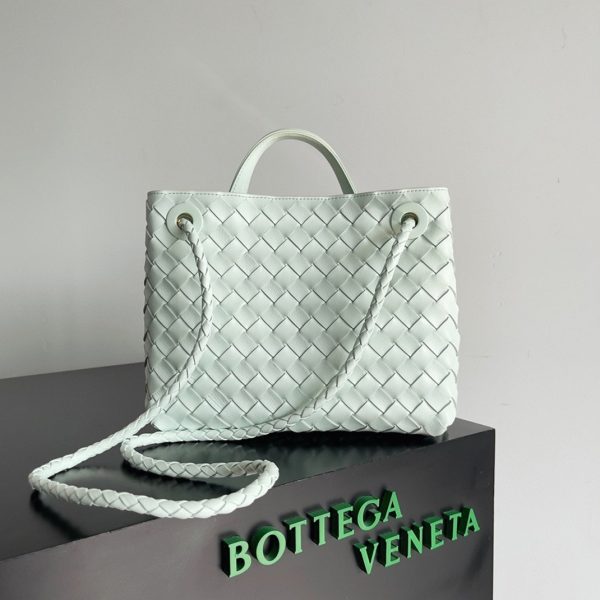 Contrefaçon petit sac Bottega Veneta Andiamo en Glacier – Image 3